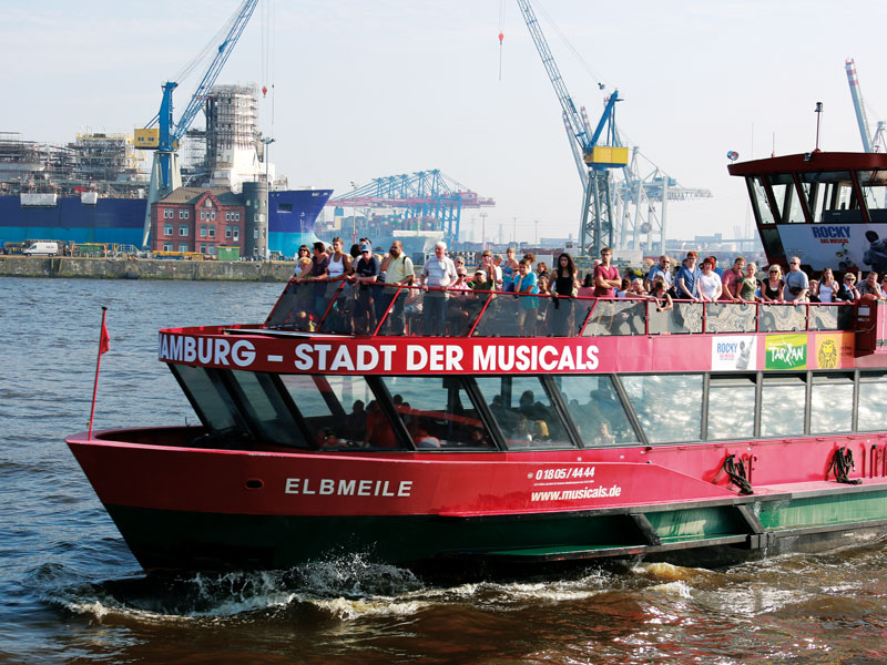 Hamburg_Hafen_Fähre__NEW_IN_THE_CITY