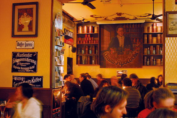Szene_B_Omas_Apotheke_4347