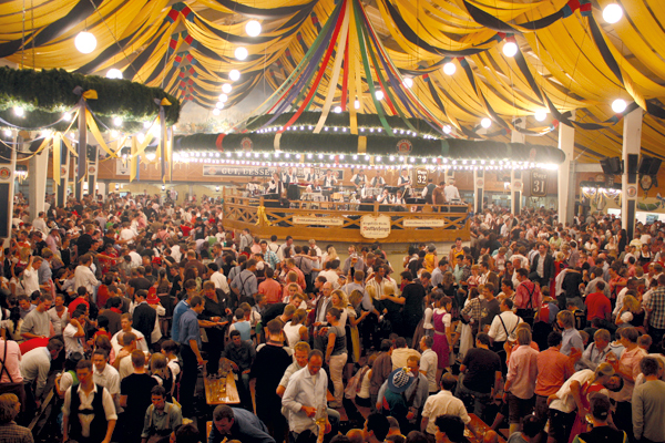 Muenchen KKE Oktoberfest HackerZelt 8112